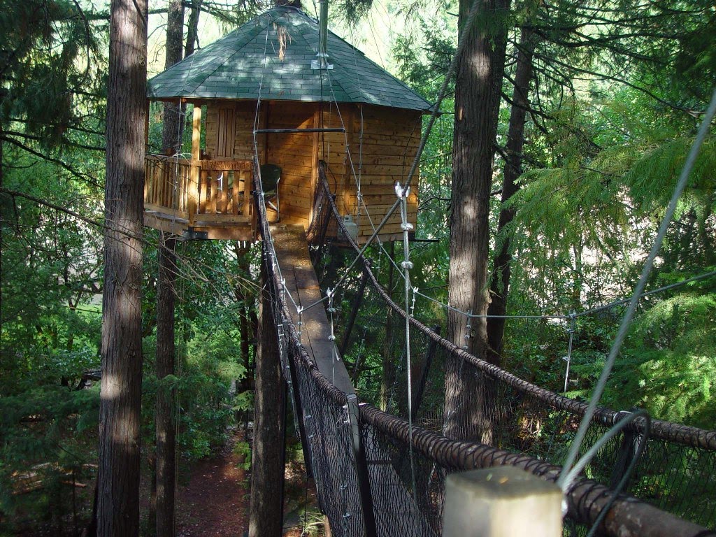 The Most Kickass Oregon Treehouse You've Ever Seen is Right Here | That