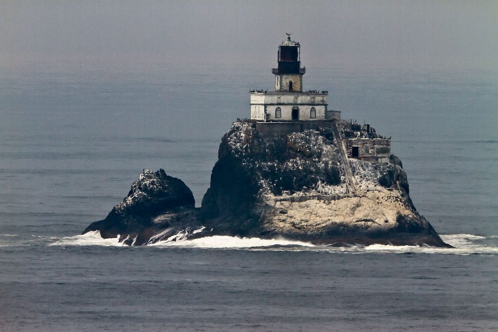 Take This Enchanting Lighthouse Road Trip On The Oregon Coast That