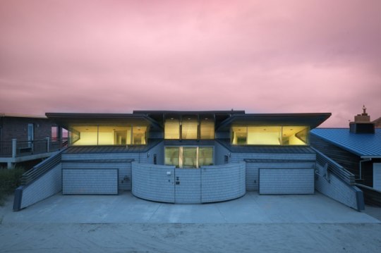 Panet-Raymond-Beach-House-Design-in-Pacific-City-by-Robert-Harvey-Oshatz-Architects-2