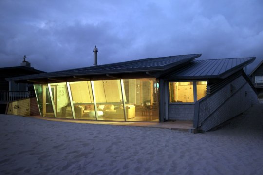 Panet-Raymond-Beach-House-Design-in-Pacific-City-by-Robert-Harvey-Oshatz-Architects-3