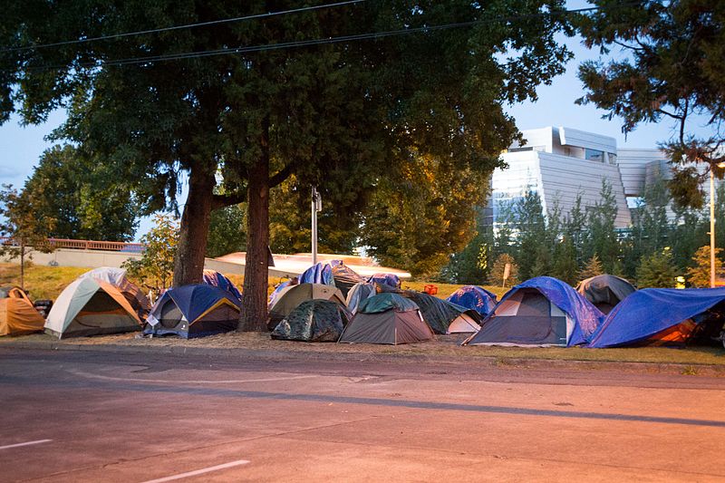 800px-Whoville_Homeless_Camp_(Eugene,_Oregon)