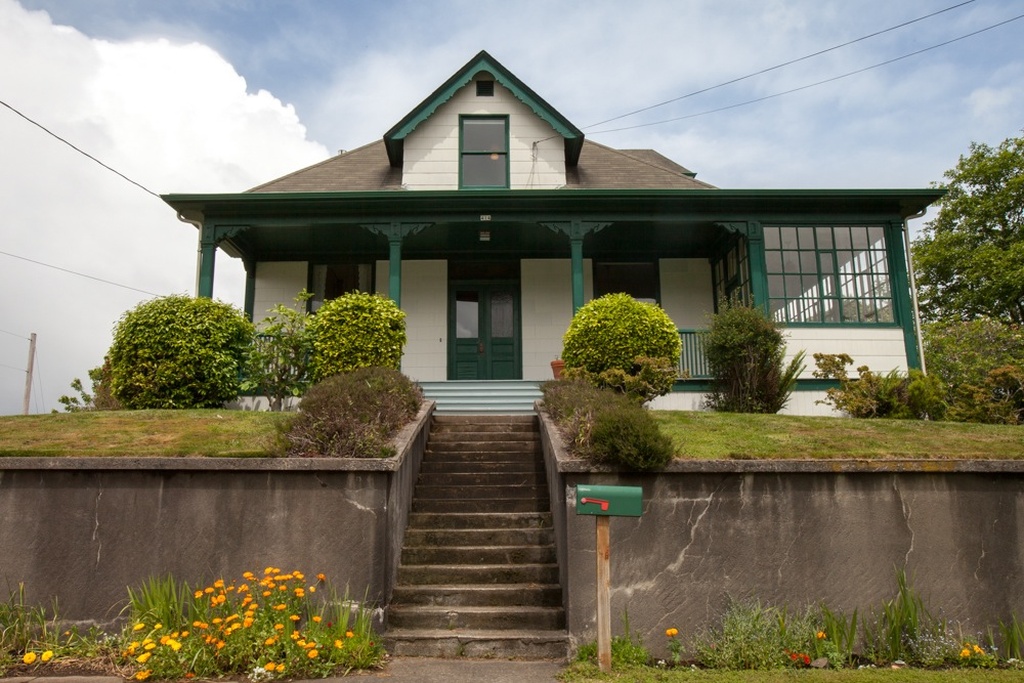 Kindergarten-Cop-movie-house-Astoria-Oregon-6