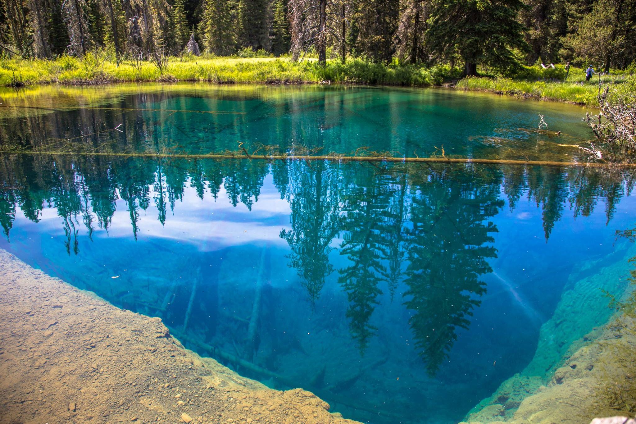 Meet Crater Lake's Stunning Little Sister, Little Crater Lake in Oregon ...