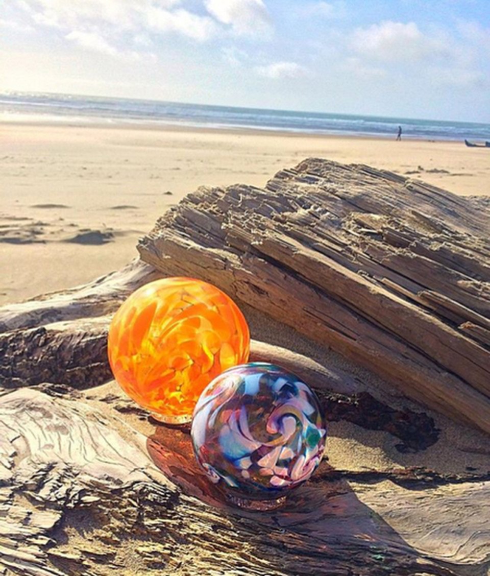 Glass Floats Oregon Coast 2024 - Happy Kirstyn