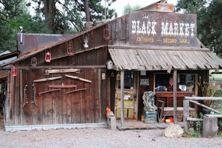 Put This Oregon Ghost Town Road Trip On Your Fall Bucket List Before The Season Ends