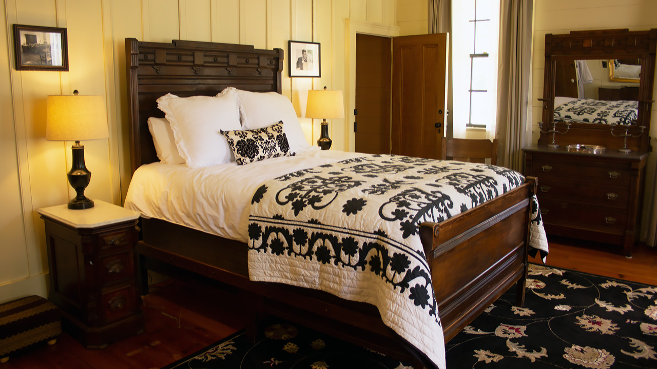 WOLF CREEK INN OREGON visual data 8