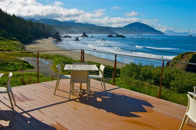 12 Best Seafood Restaurants on the Oregon Coast With Spectacular Views