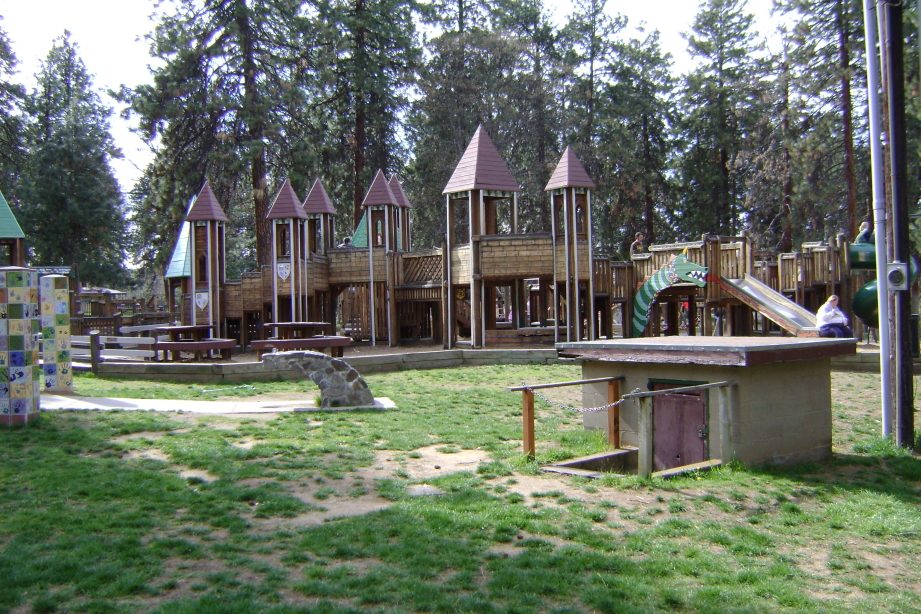 Sorosis Park Playground The Dalles Oregon Courtesy of PDX Family Adventures-dot-Com