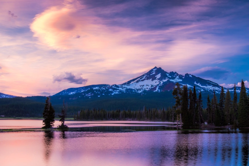 Sparks Lake Sunriver, bend, best oregon towns, spring road trip, best towns to visit, 2024