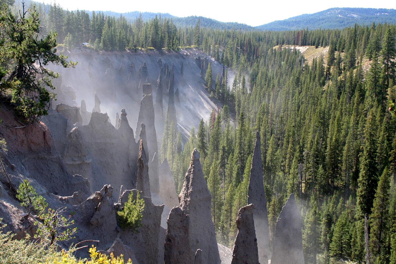 hikes in crater lake