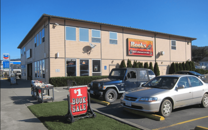 The outside of Gold Beach Books.