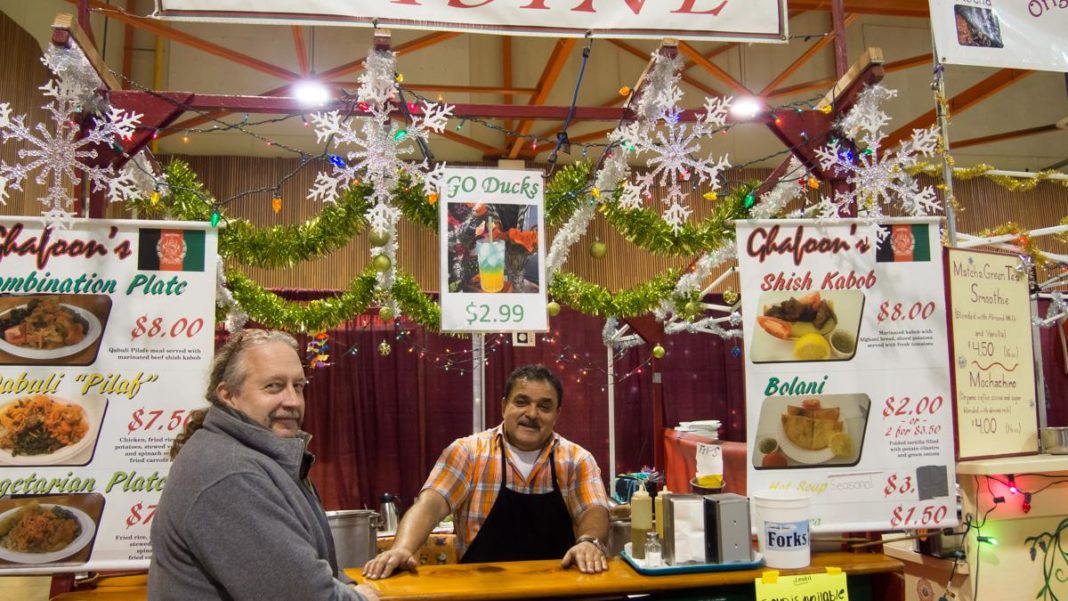 This Holiday Market in Oregon Features Over 200 Amazing Craft Booths