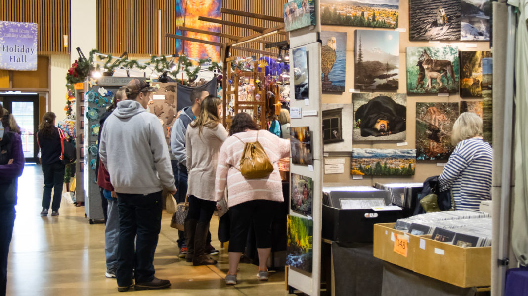 This Holiday Market in Oregon Features Over 200 Amazing Craft Booths