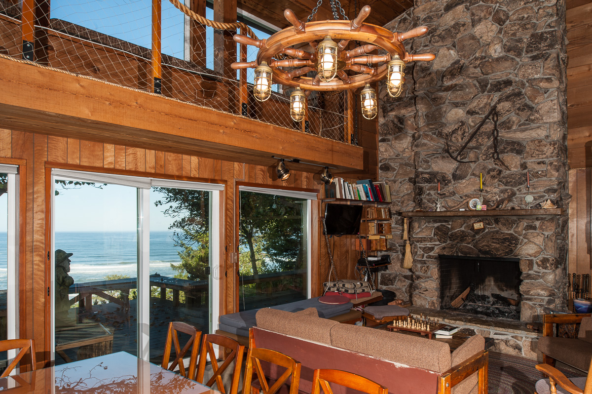 There's a Pirate Ship Home On The Oregon Coast, And It's ...