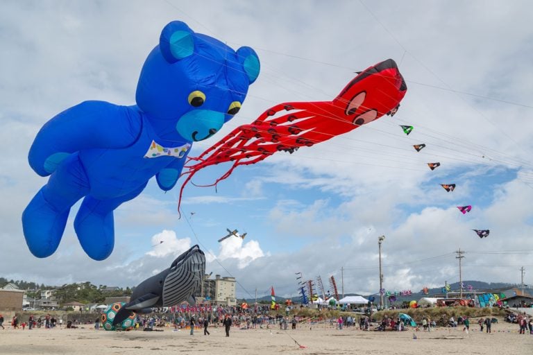 Thousands Flock to the Oregon Coast for This Festival Where the Beach Turns Into a Canvas of Colorful Kites
