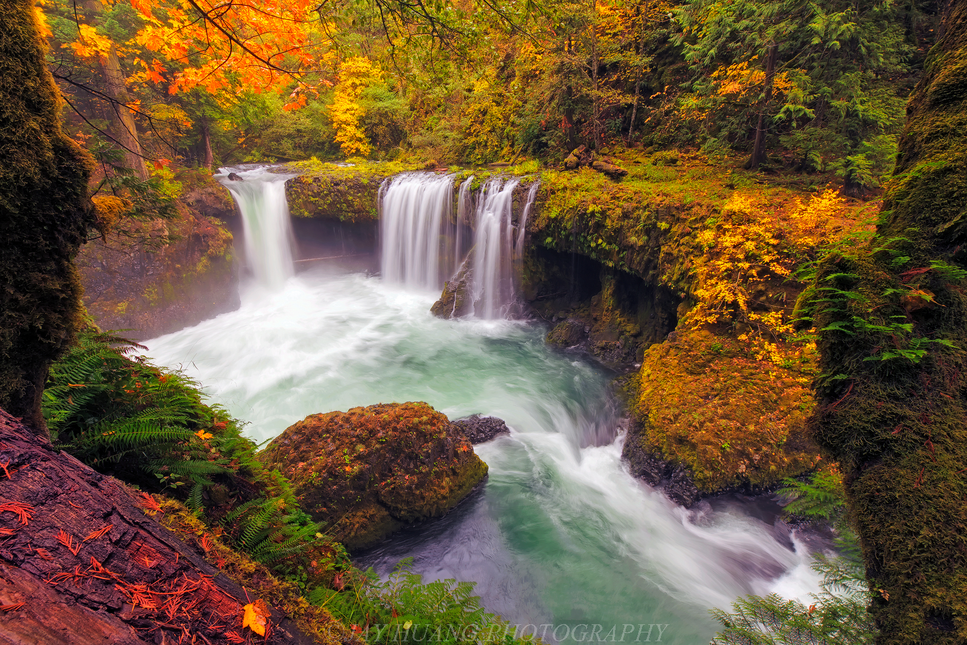 Relax With These 20 Amazing Shots Of Fall Colors In Oregon That