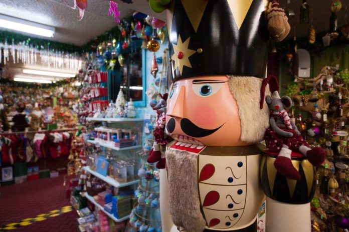 The Christmas Store On The Oregon Coast That's Open All Year