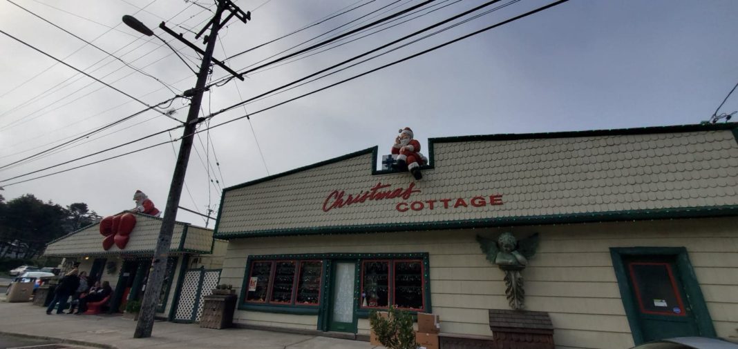 The Christmas Store On The Oregon Coast That's Open All Year