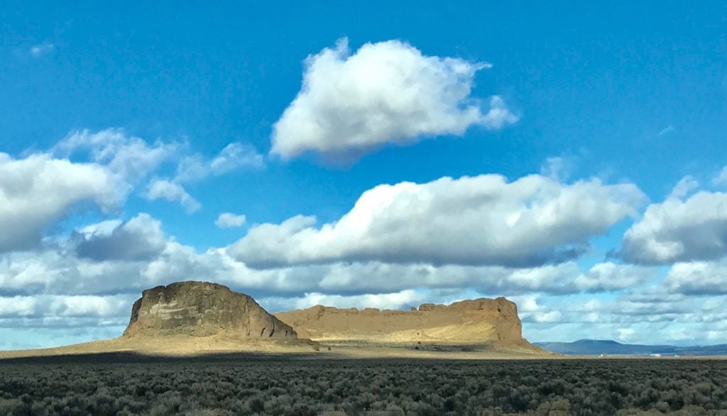 fort rock oregon guide, history, native american past, cave tours, lake county, central and eastern, beyond the cascades, stargazing, beautiful landscapes, cowboy dinner tree, places to see in oregon, things to do, summer lake hot springs, pioneer village