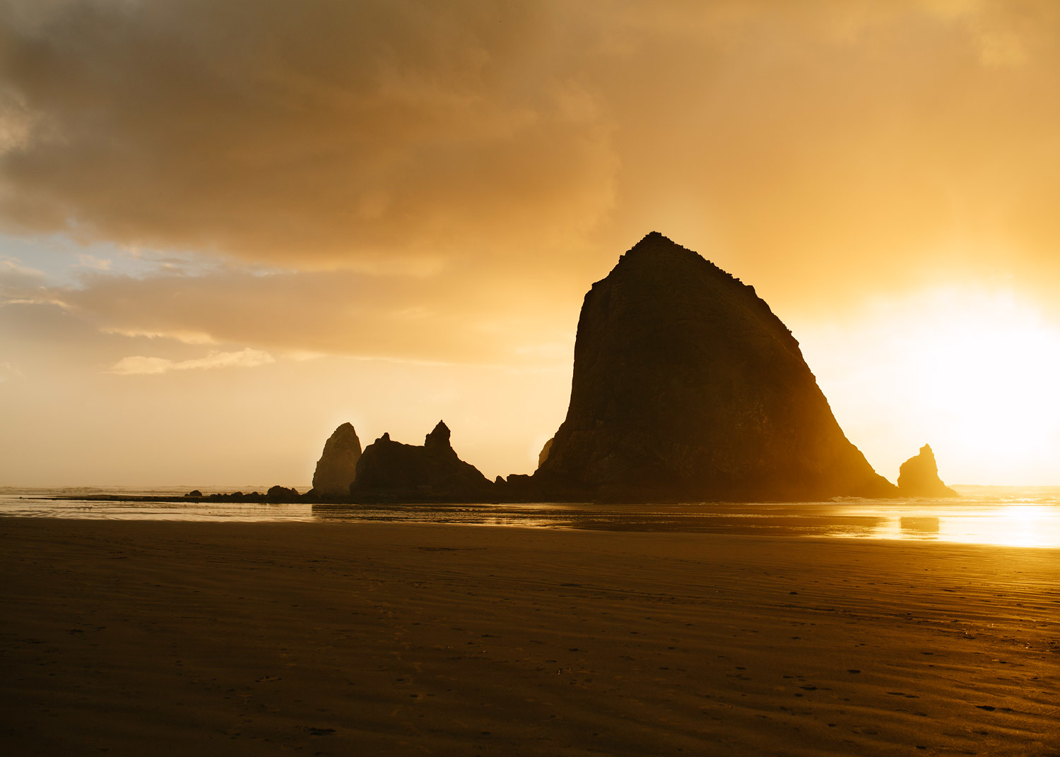 Cannon Beach Oregon Haystack Rock