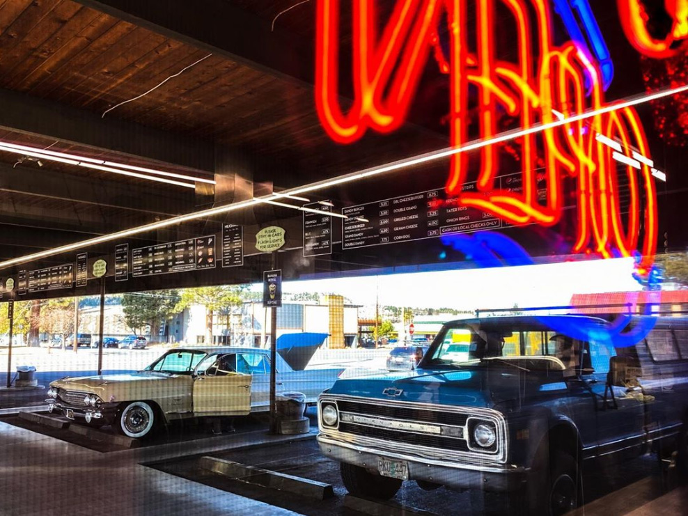 vacht ik ben verdwaald Vegetatie Dandy's Nostalgic Drive-In in Bend Will Make Your Taste Buds Explode