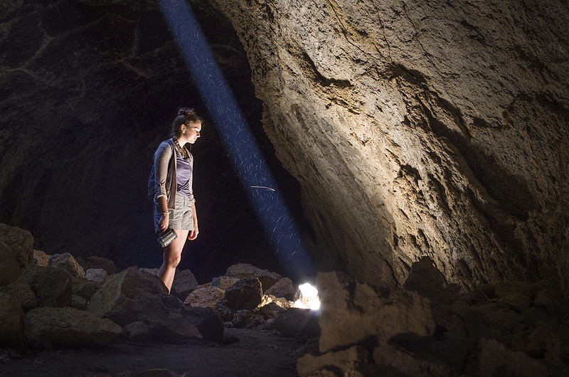 lava tube tour bend oregon