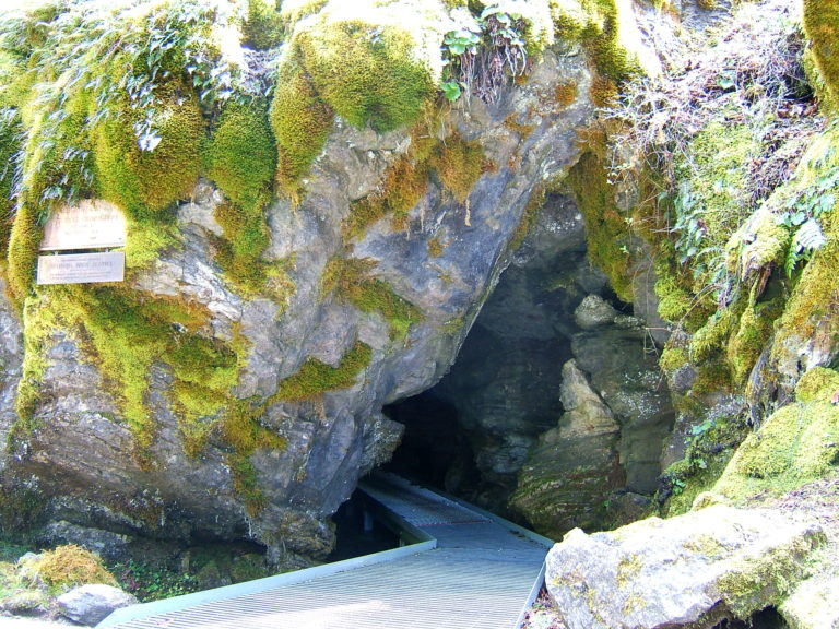 Visit An AweInspiring Underground River Flowing Through Oregon