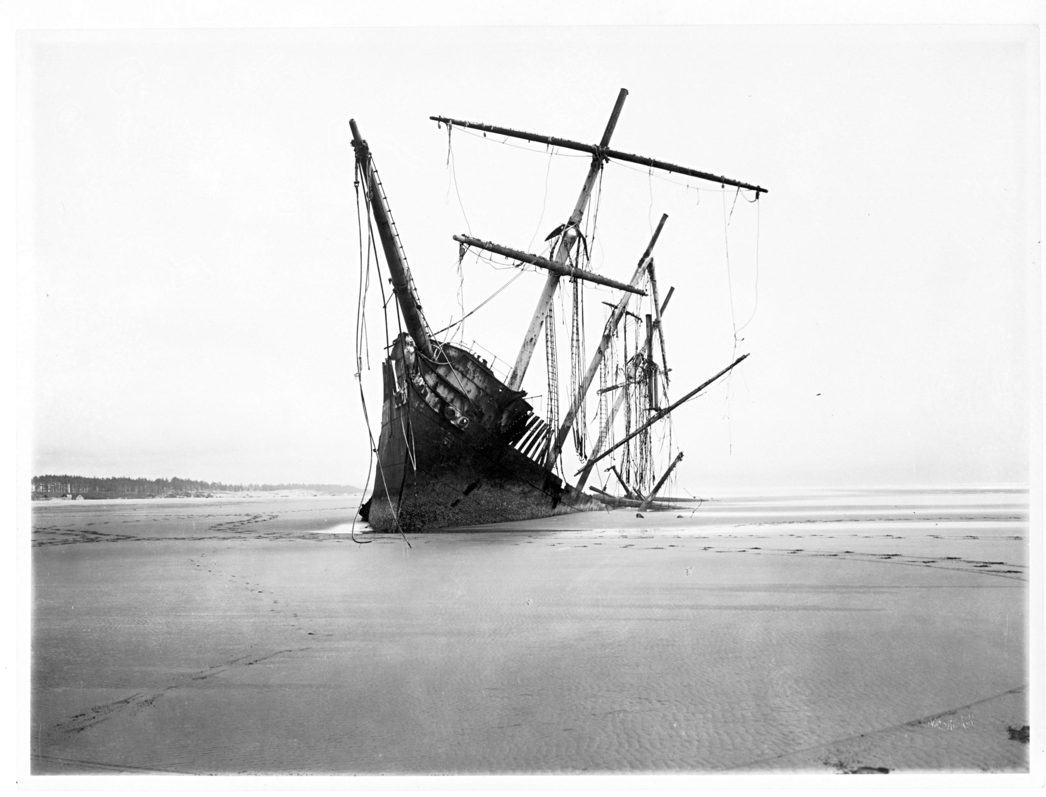 Oregon Shipwrecks by Don Marshall