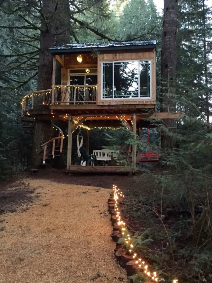 Book Your Overnight Stay At This Magical Treehouse In Oregon
