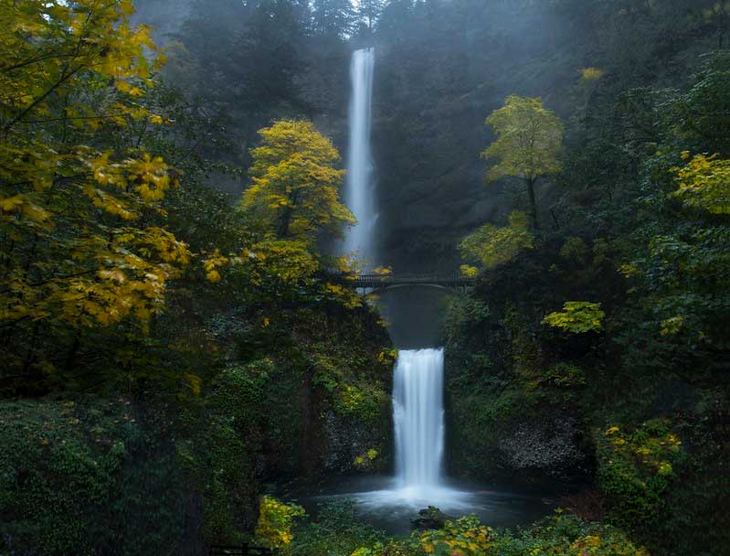 Multnomah Falls In fall, featuring fall colors.