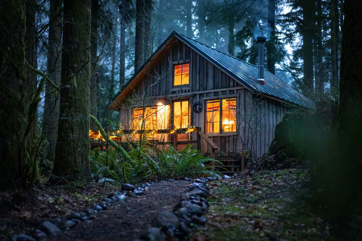 Experience This Cozy Vintage  Cabin  For Under 100 a Night 