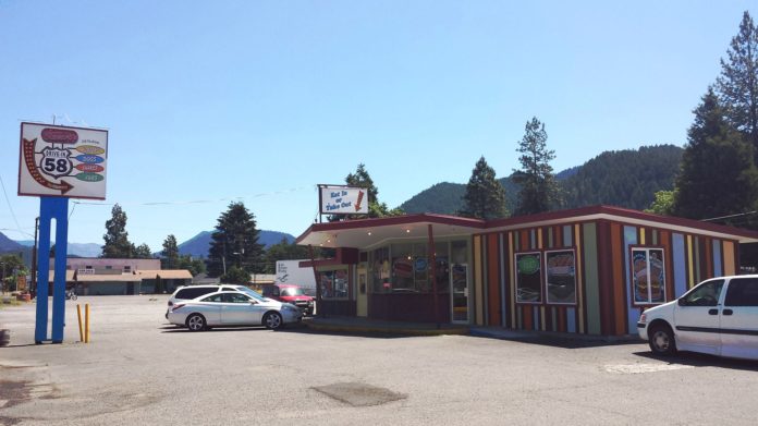 The outside of Stewart's 58 Diner