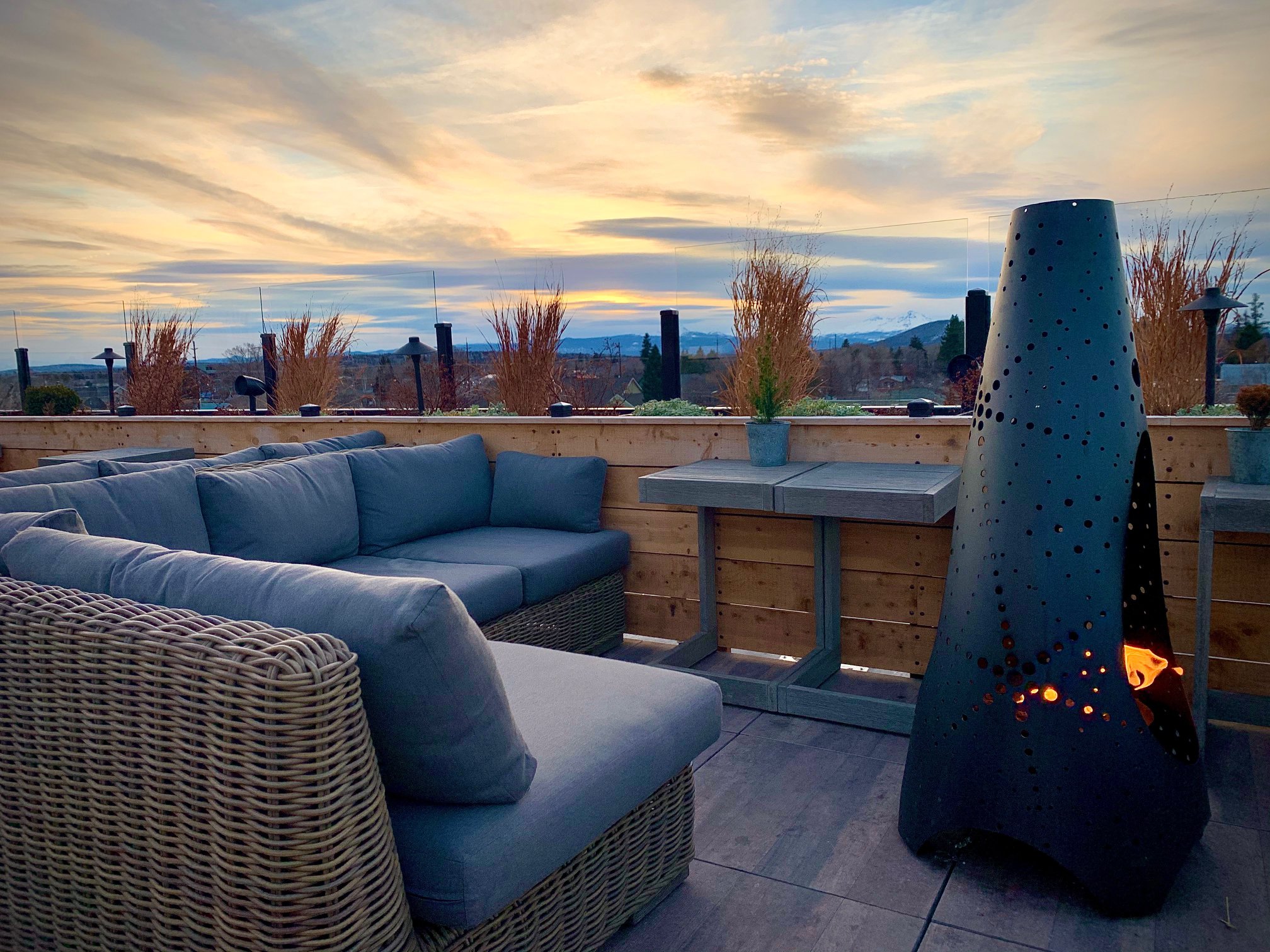 The rooftop dining area of SCP Redmond Hotel