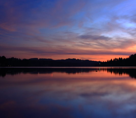 Devil's Lake in Lincoln City, Oregon at sunset.