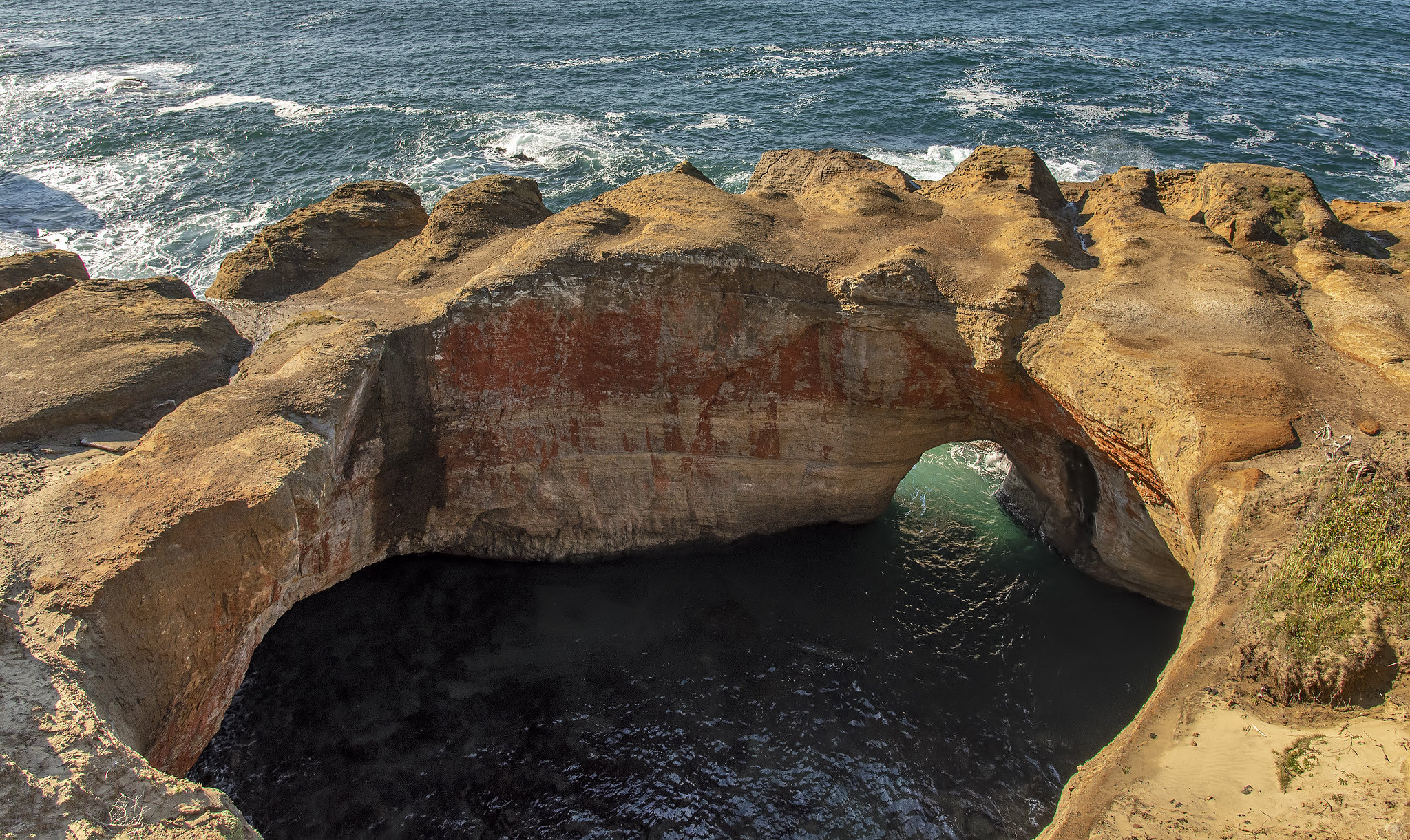 Your Guide to Devils Punchbowl State Natural Area in Oregon