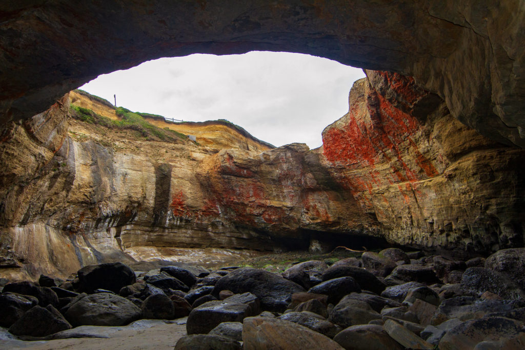 Devils Punch Bowl Oregon