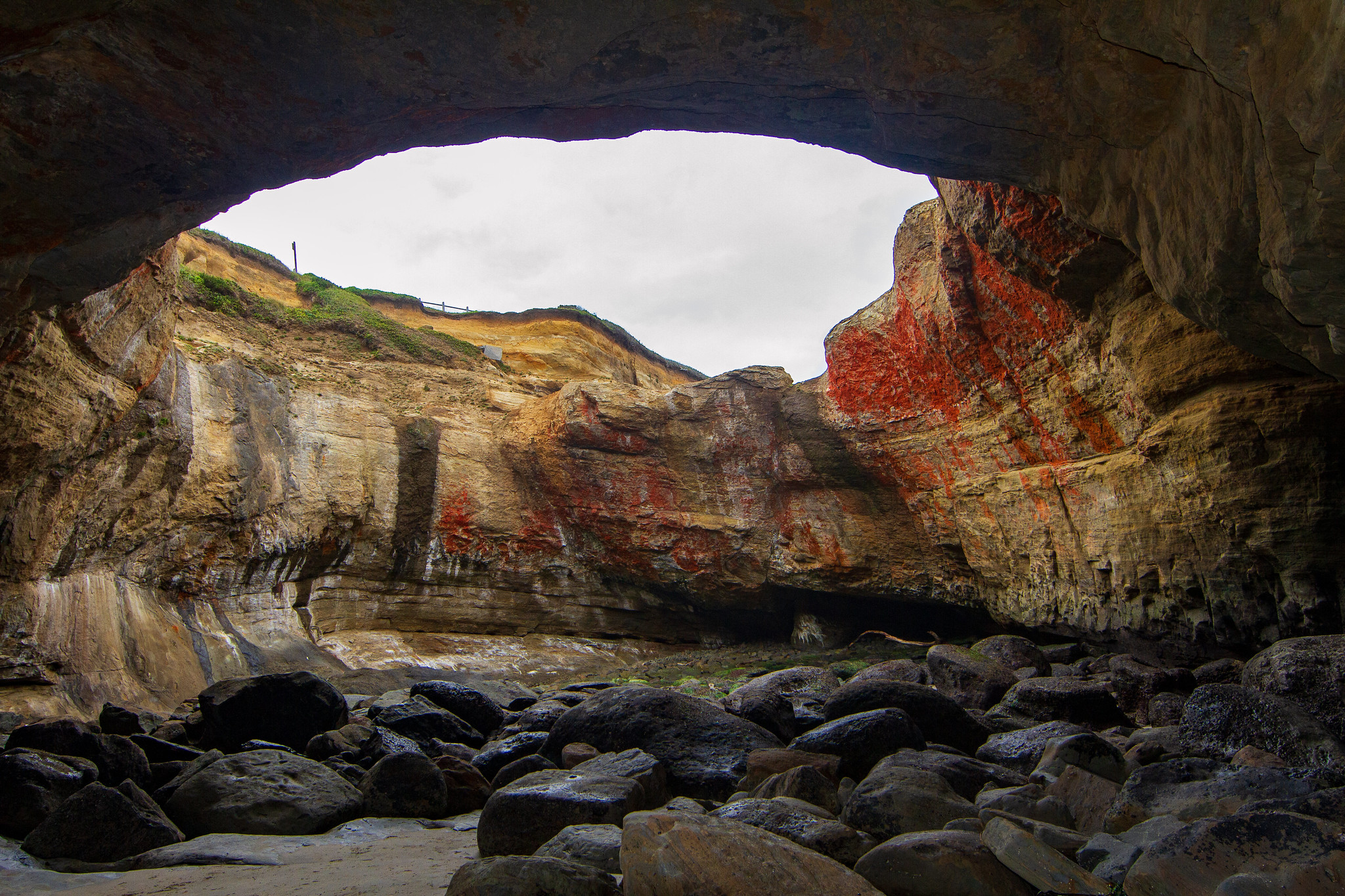 Inside Devil's punchbowl at low tide.