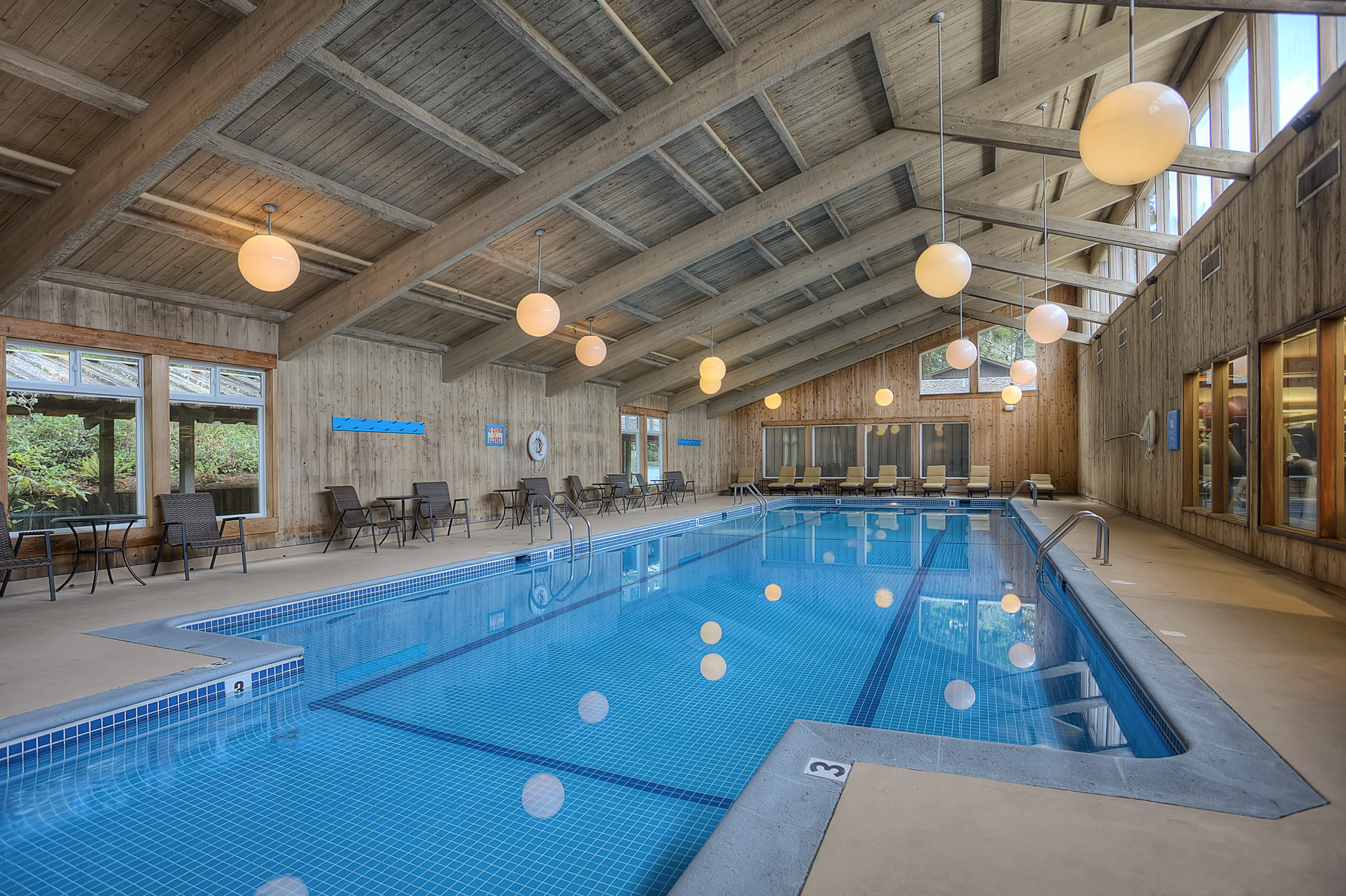 Oregon Coast Spas And Resorts - Indoor pool at Salishan Coastal Lodge