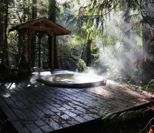 A beautiful outdoor hot tub in the woods near Cottage Grove Oregon