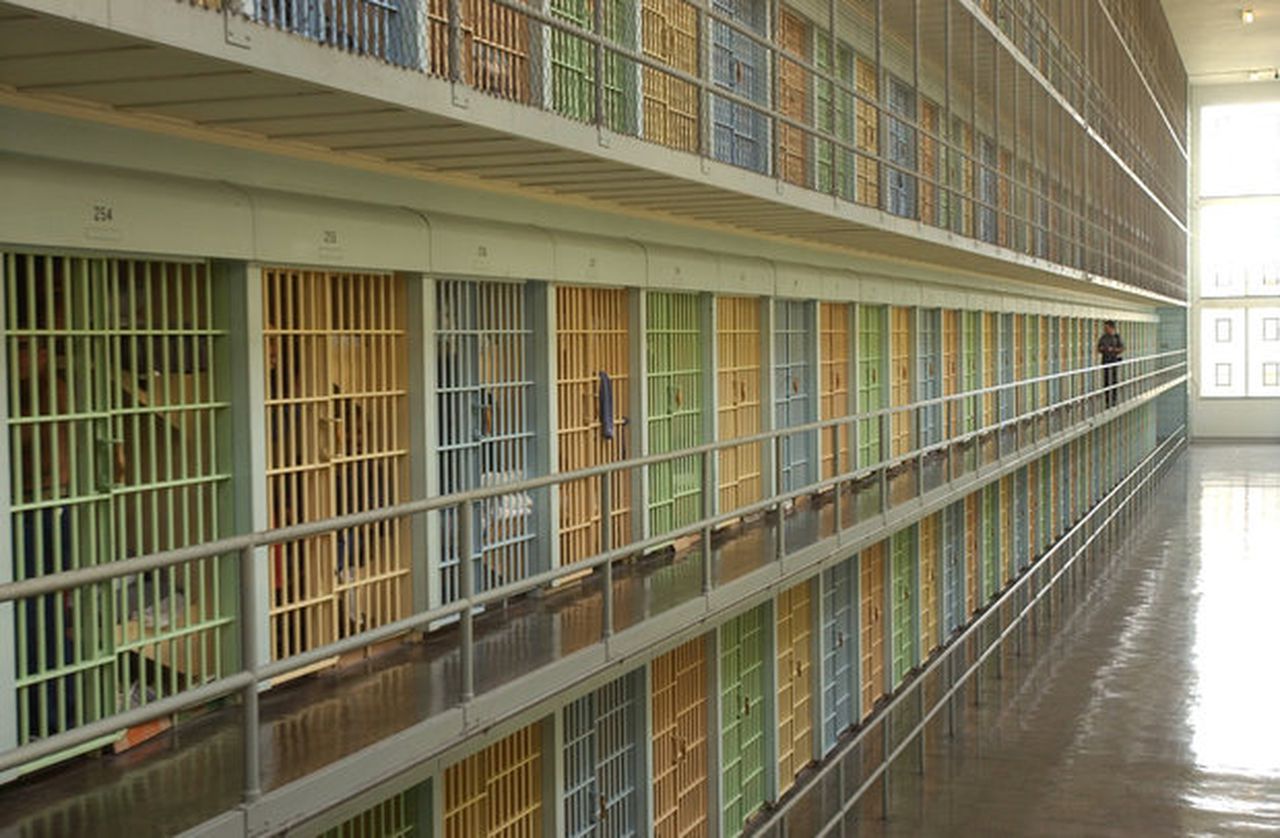 jail cells oregon state penetentiary