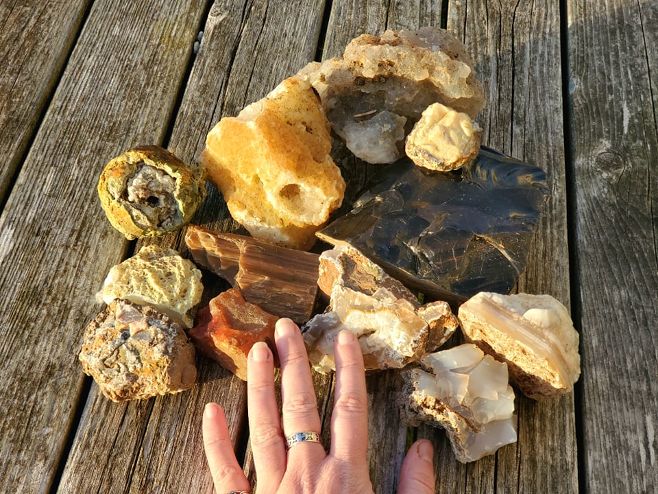 EASY rockhounding tool made to find more AGATES