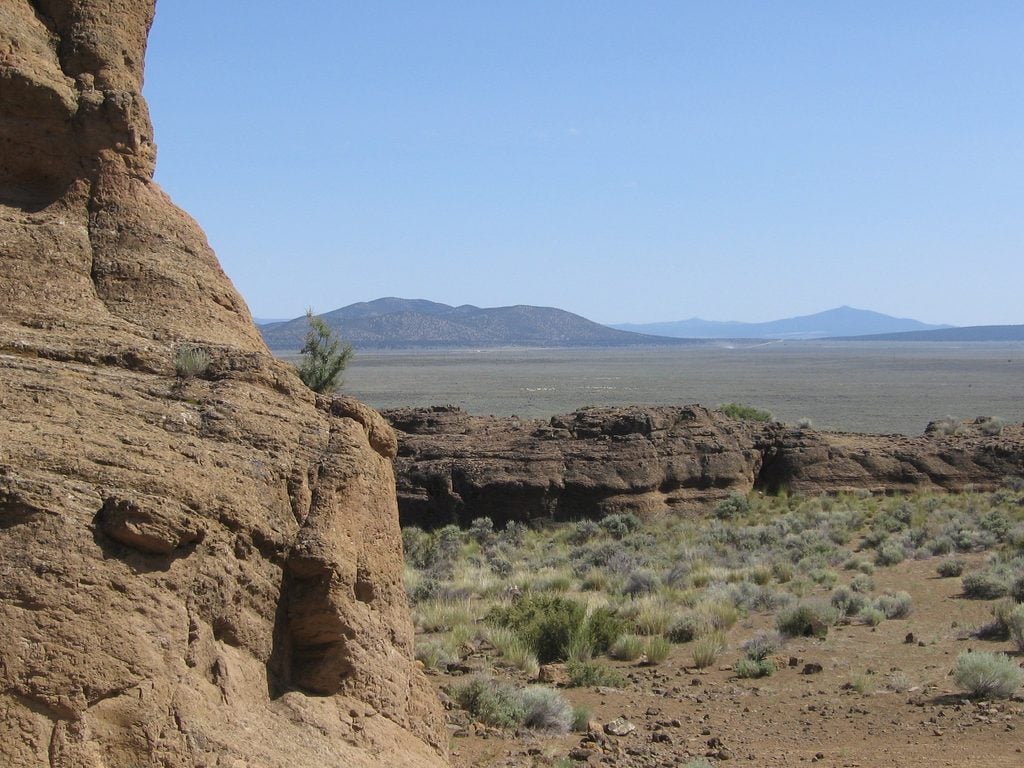 fort rock oregon guide, history, native american past, cave tours, lake county, central and eastern, beyond the cascades, stargazing, beautiful landscapes, cowboy dinner tree, places to see in oregon, things to do, summer lake hot springs, pioneer village