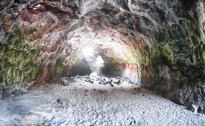 fort rock oregon derrick cave