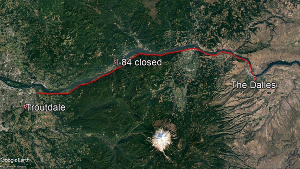 Snow & Heavy Wind Closes I-84 Through Columbia River Gorge