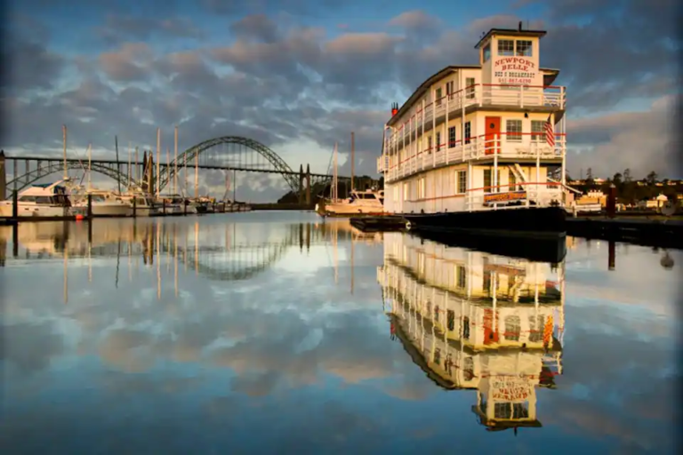 newport riverboat