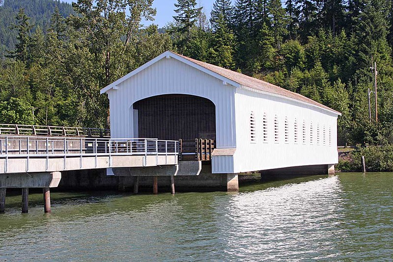 Lowell Covered Bridge in daytime.
