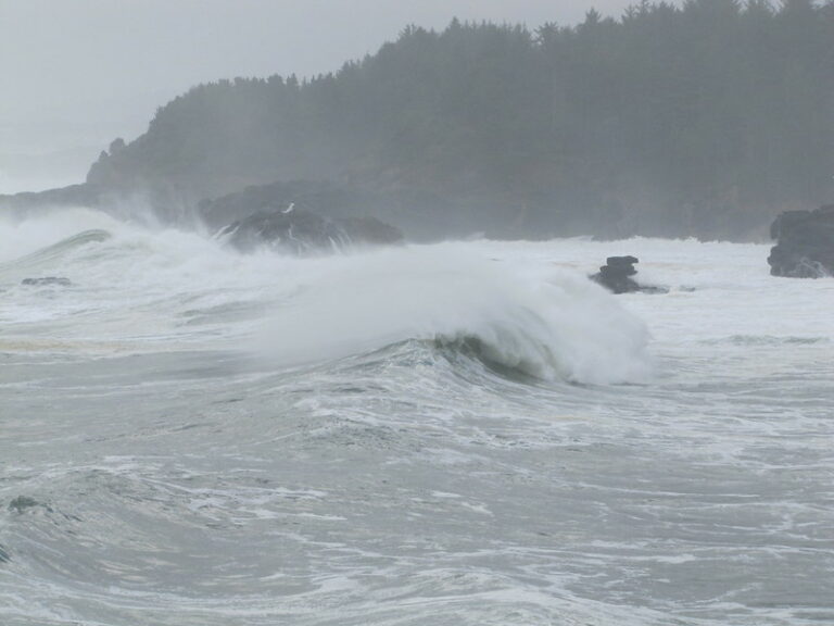 20-25 Foot Waves To Slam Oregon Coast Friday November 4th, 2022