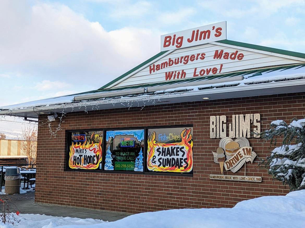 The exterior of Big Jim's Drive-In in the Dalles Oregon.