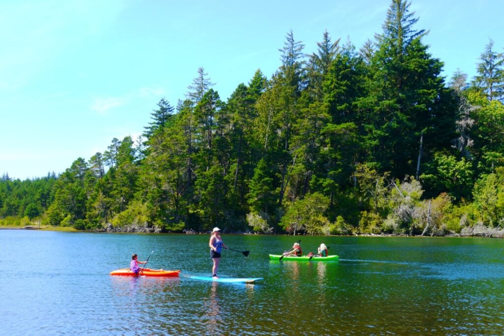 Paddlers enjoying Cleawox Lake near Florence