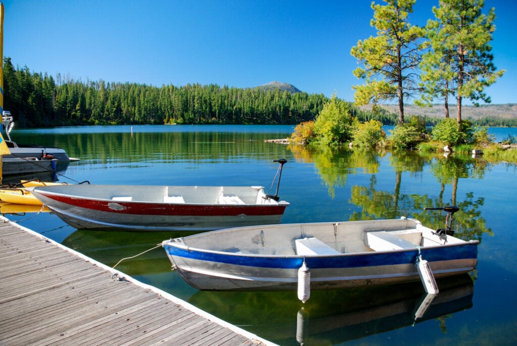 Boats beside a dock on Suttle Lake